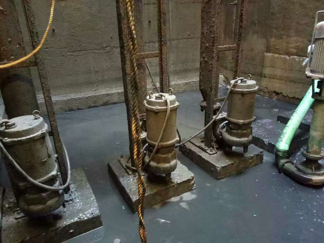 成安污水池清理